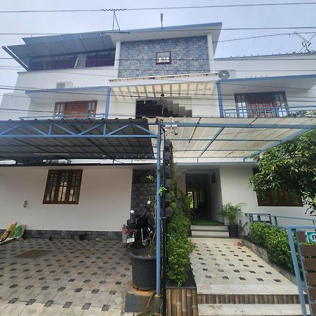 Happyhomes Homestay Thiruvananthapuram Ngoại thất bức ảnh